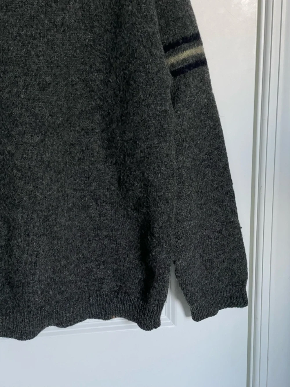 Abercrombie & Fitch y2k Men's Dark Charcoal V Neck Sweater Large 54349
